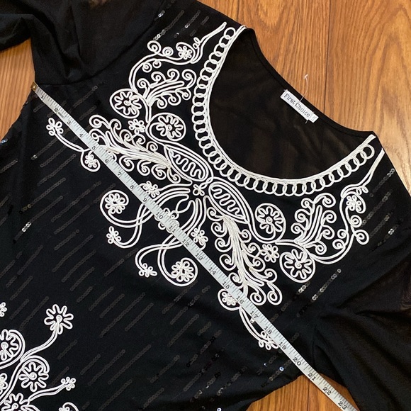 First Choice women’s elbow sleeve scoop neck sheer crochet accent sequins top - Picture 9 of 13